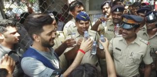 चार बोतल रोज का